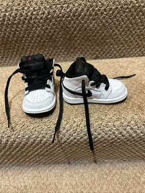 Nike Air Jordan I 1 Mid GT White Fuchsia Blast Baby Toddler 644507-138 Size 3C